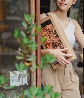 Yılbaşı Süsleri, Kar Küresi ve Ahşap Ürünler: Yeni Yılın Ruhunu Yansıtan Dekorasyon Ögeleri sobepy3